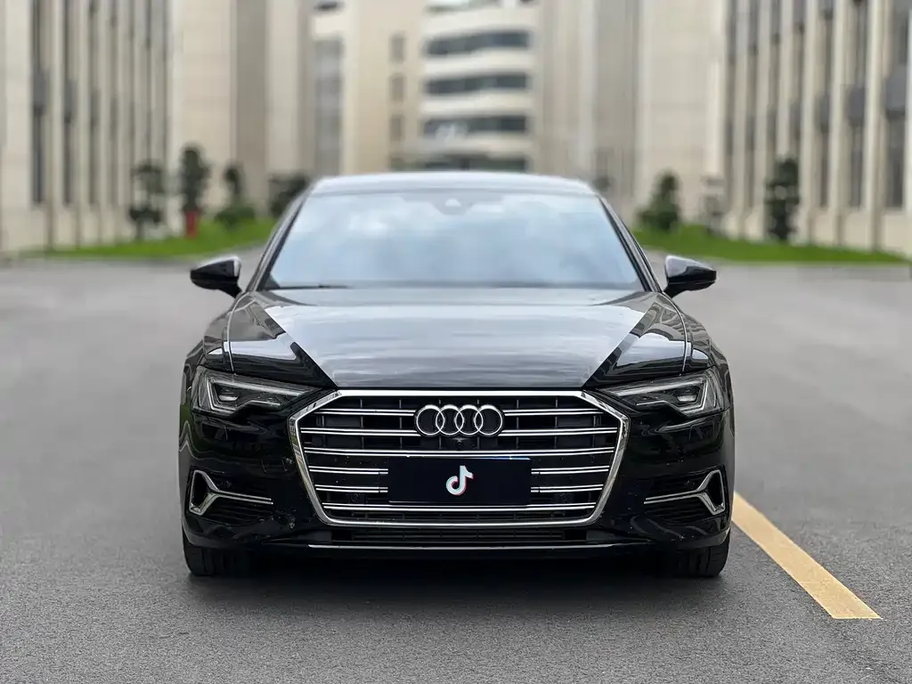 Audi A6L — фото 8