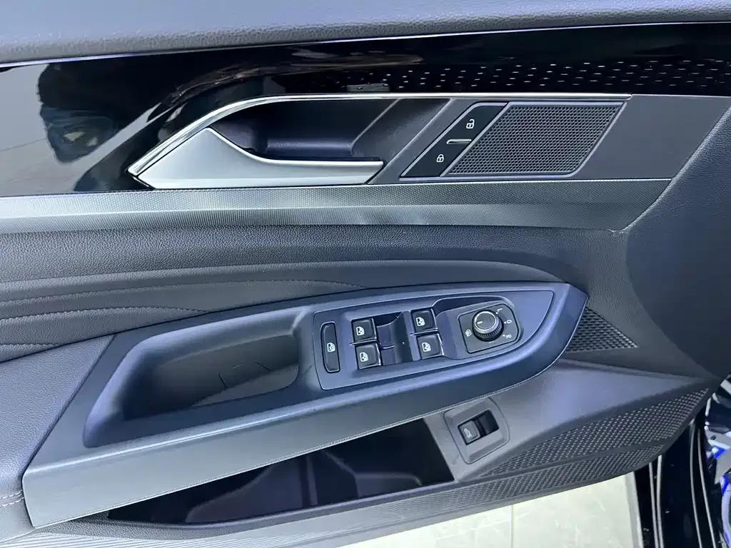 Volkswagen Passat — фото 5