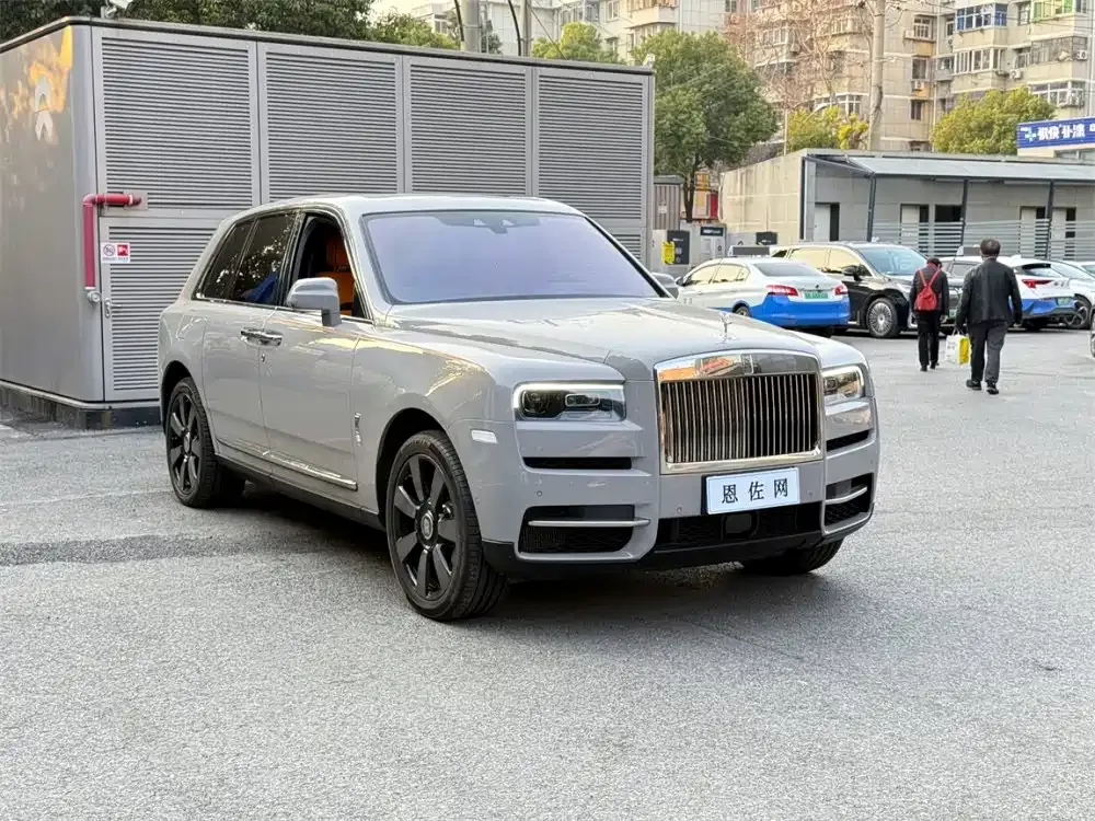 Rolls-Royce Cullinan — фото 10