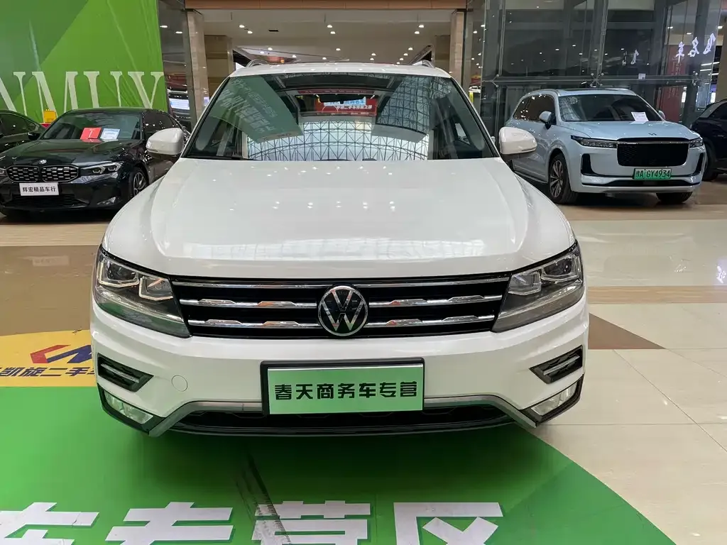 Volkswagen Tiguan L — фото 8