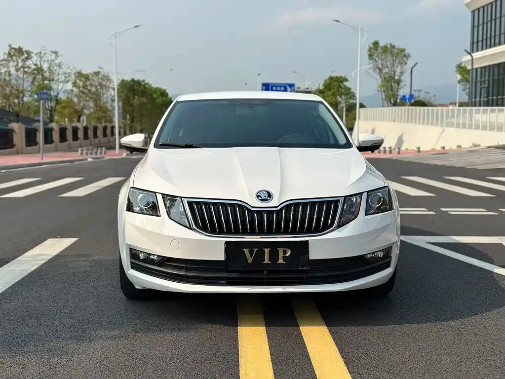 Skoda Octavia — фото 6