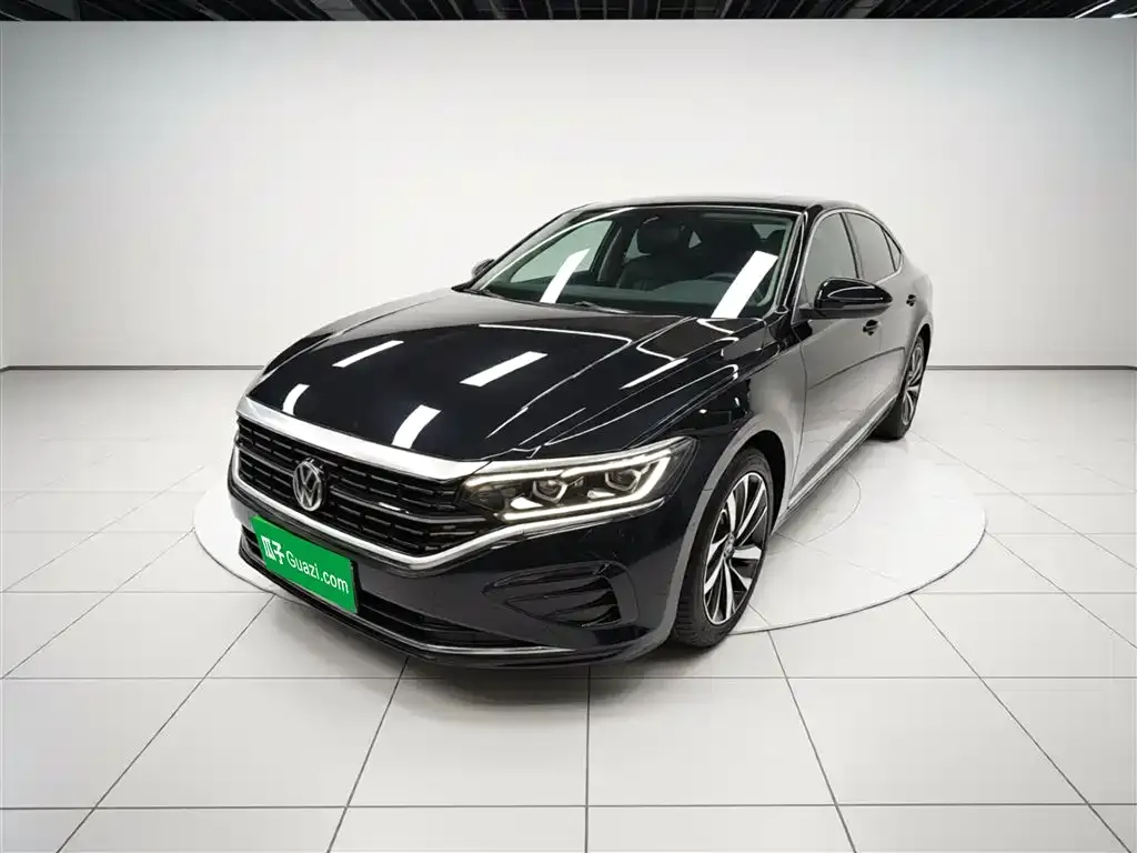 Volkswagen Passat — фото 1