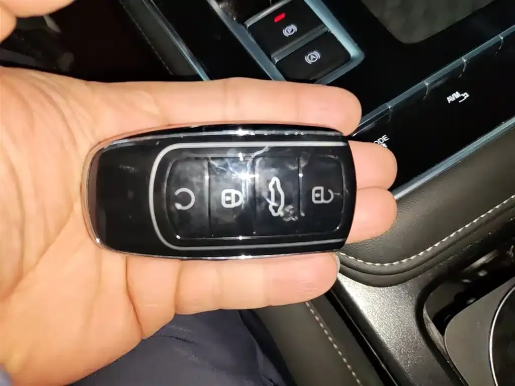 Chery Tiggo 8 — фото 10