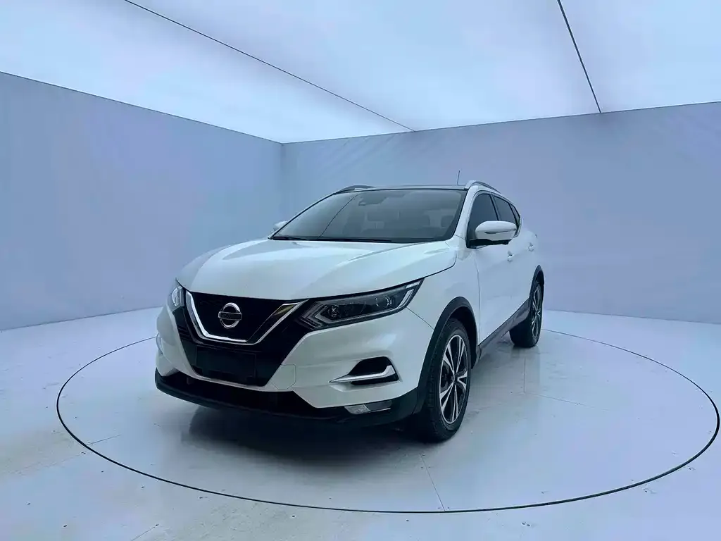 Nissan Qashqai — фото 1