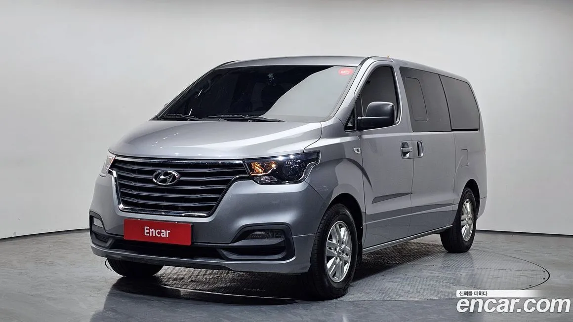 Hyundai Starex — фото 1