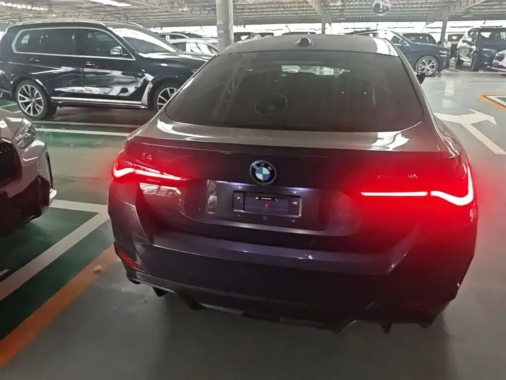 BMW i4 — фото 6