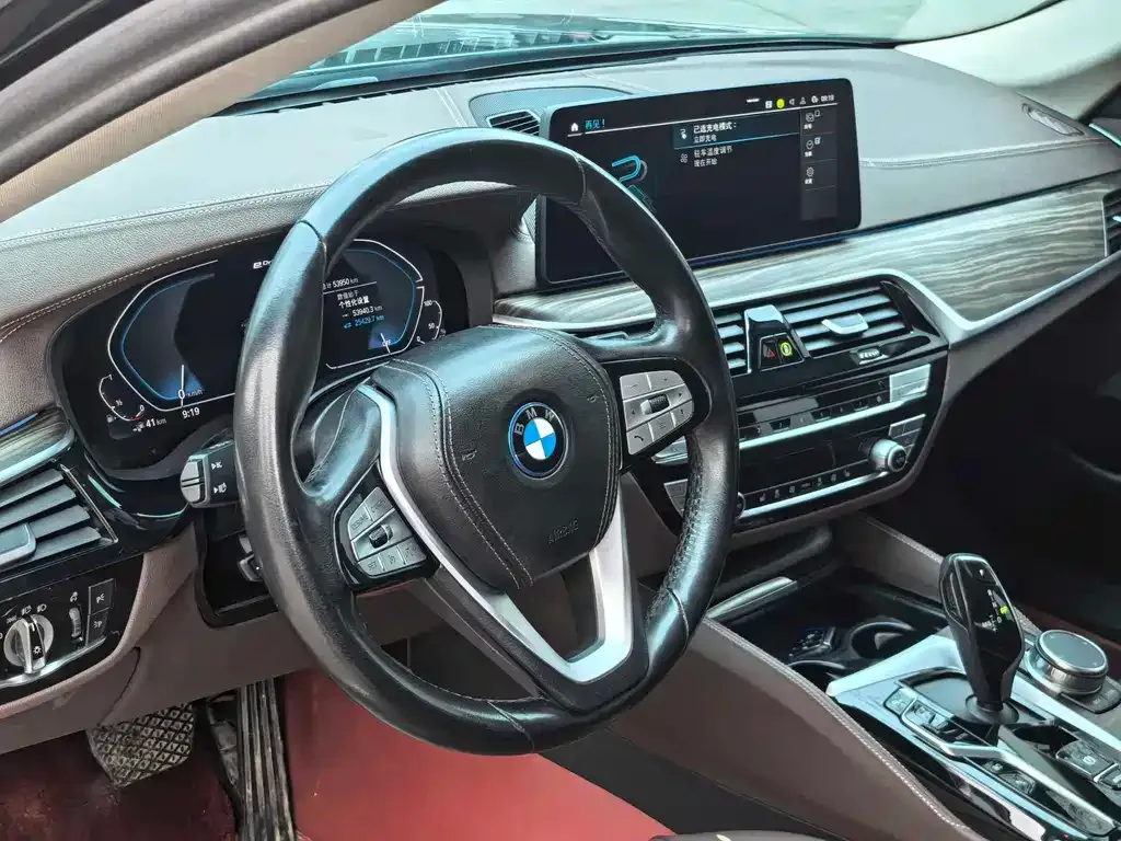 BMW 5 Series New Energy — фото 4