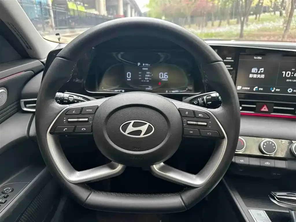 Hyundai Elantra — фото 4