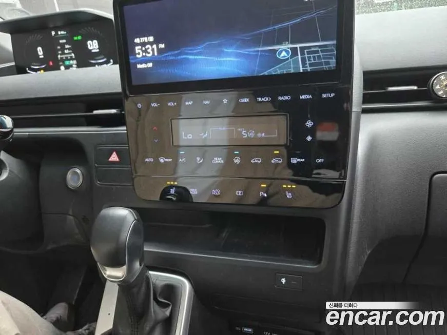 Hyundai Staria — фото 3