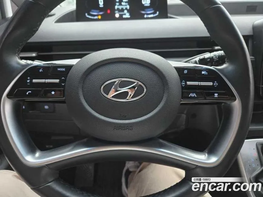 Hyundai Staria — фото 2
