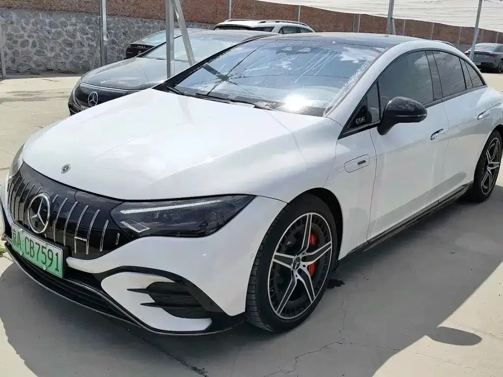 Mercedes-Benz EQE AMG — фото 1