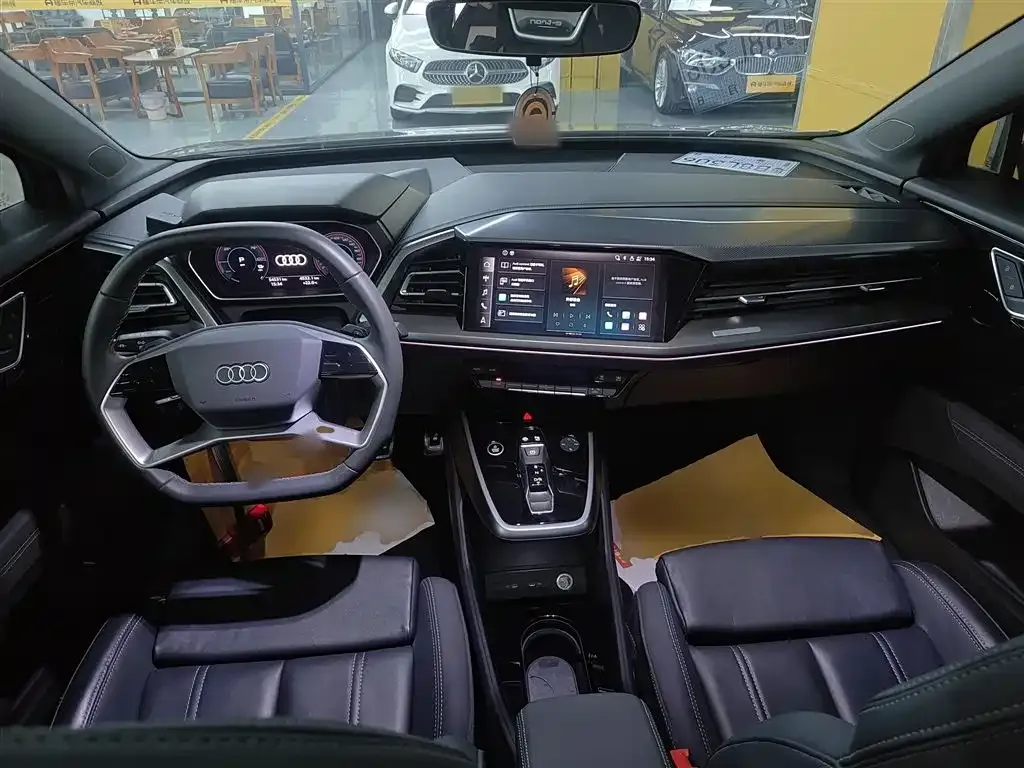 Audi Q4 e-tron — фото 10