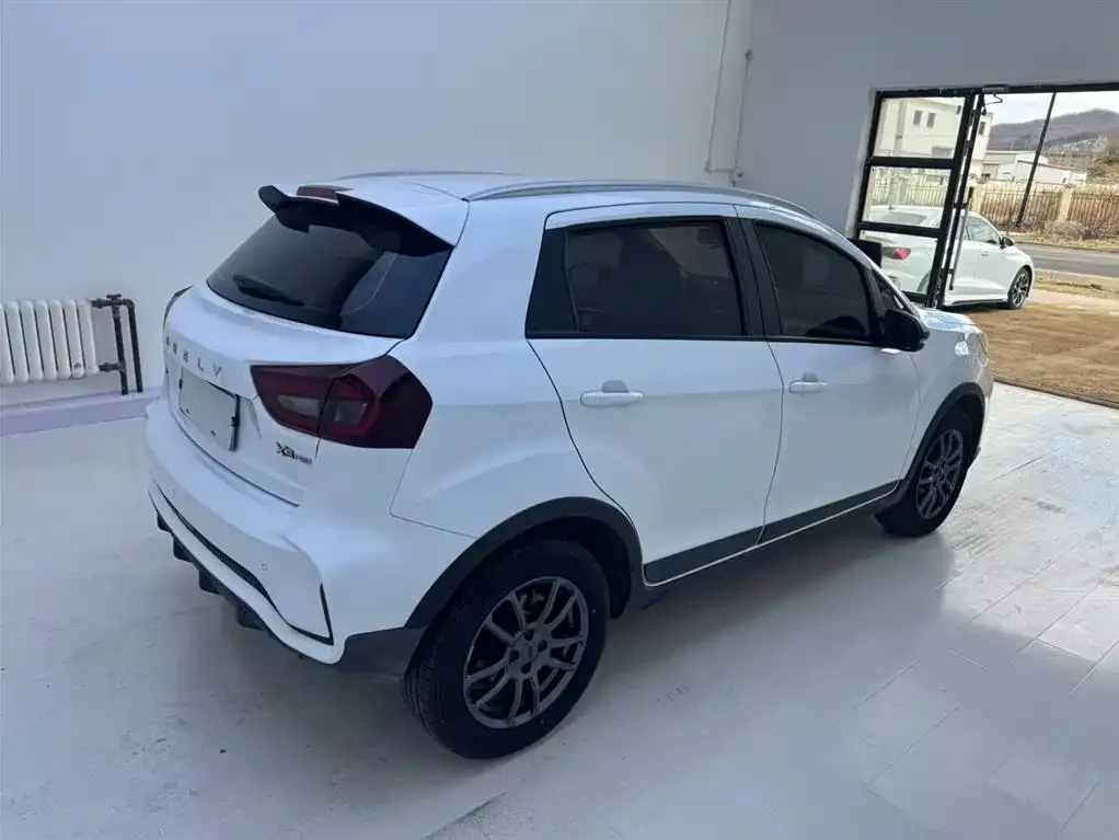 Geely Vision X3 — фото 3