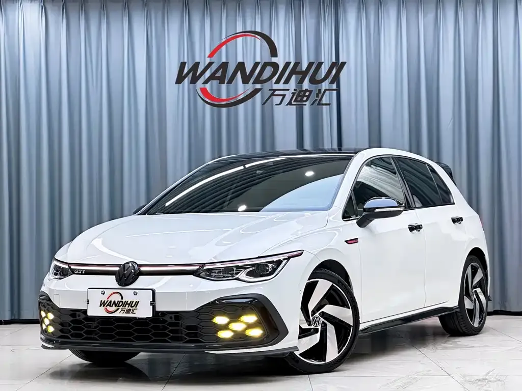 Volkswagen Golf GTI — фото 1