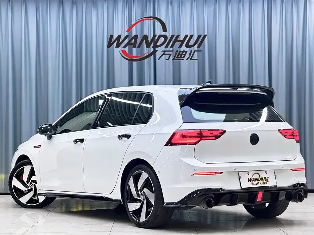 Volkswagen Golf GTI — фото 3