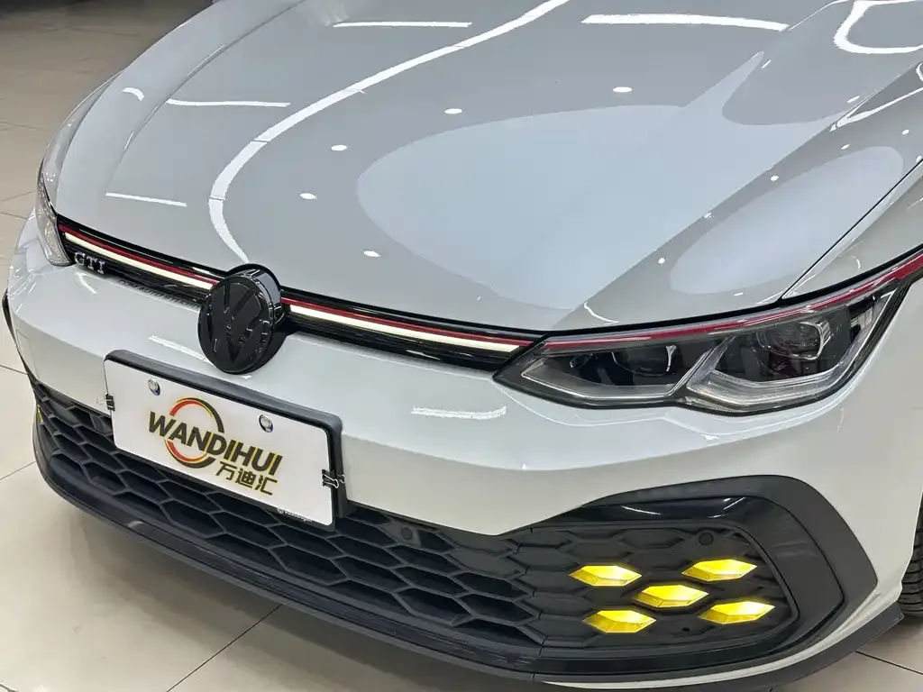 Volkswagen Golf GTI — фото 5