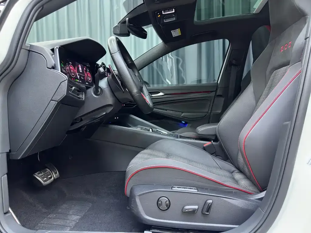 Volkswagen Golf GTI — фото 10