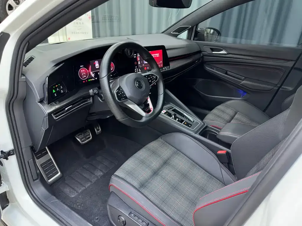 Volkswagen Golf GTI — фото 9