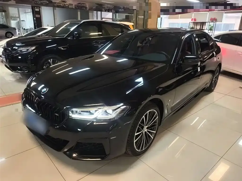BMW 5 Series — фото 1