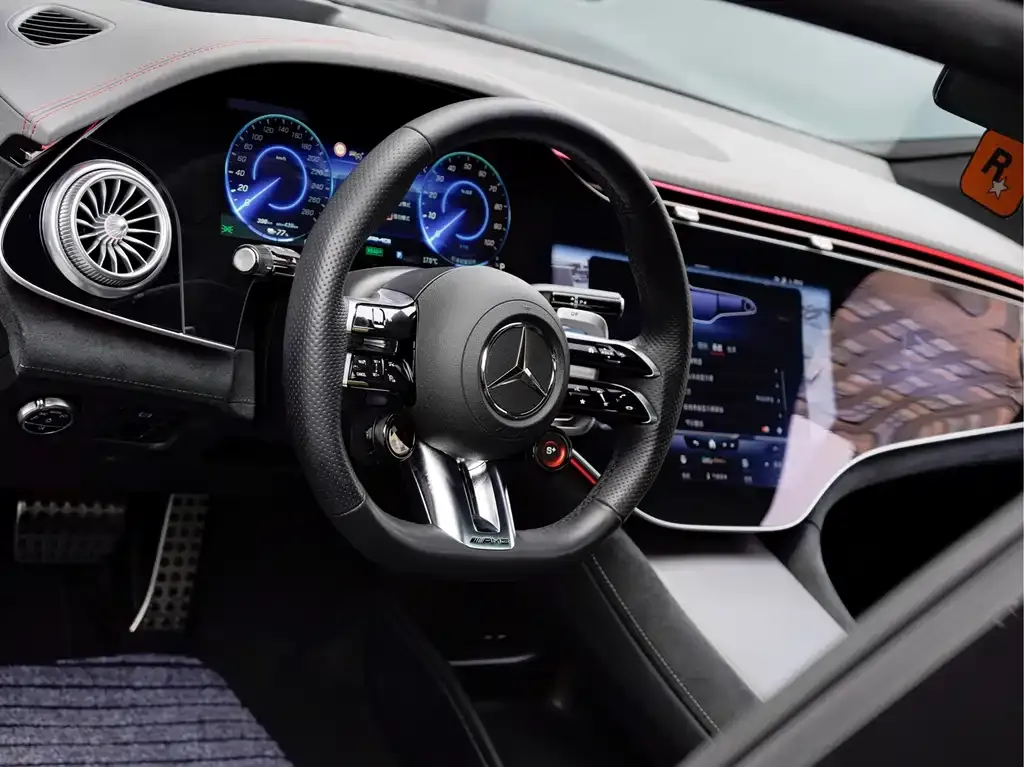 Mercedes-Benz EQE AMG — фото 7