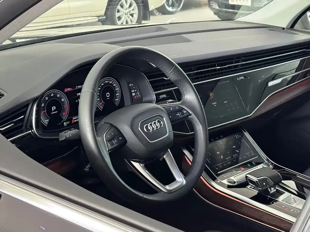 Audi Q7 — фото 3
