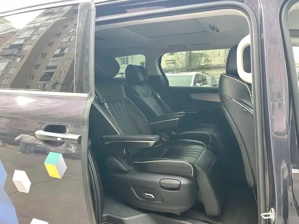 Roewe iMAX8 — фото 4