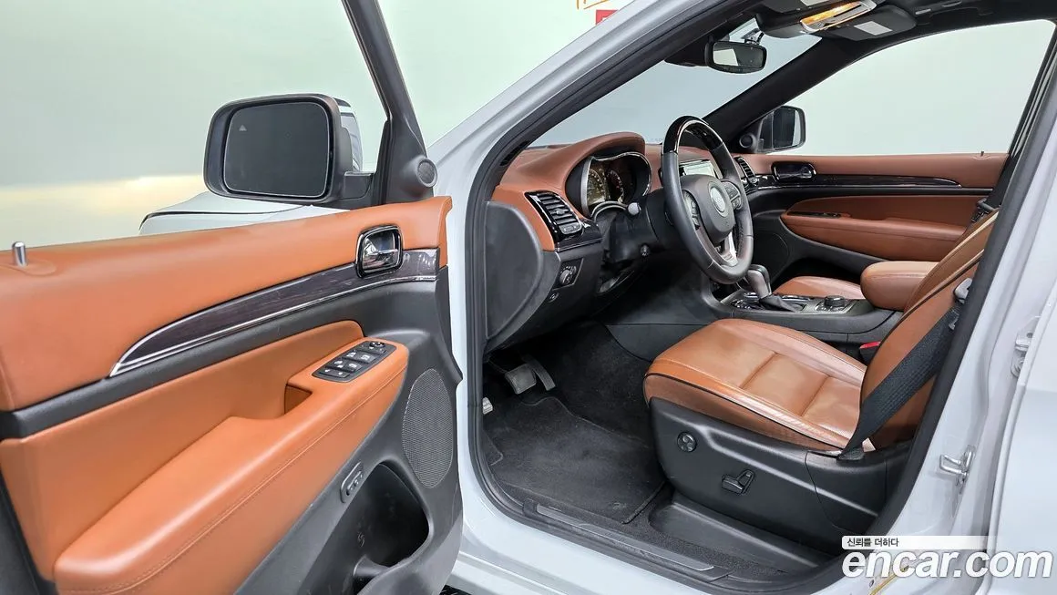 Jeep Cherokee — фото 8