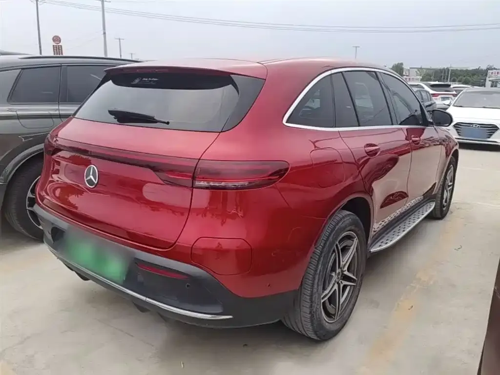 Mercedes-Benz EQC — фото 10