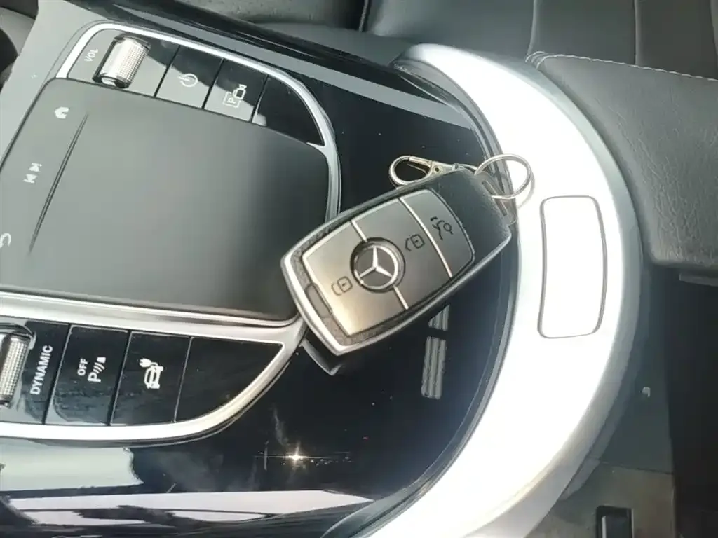 Mercedes-Benz EQC — фото 4
