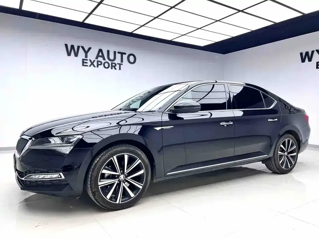 Skoda Superb — фото 1