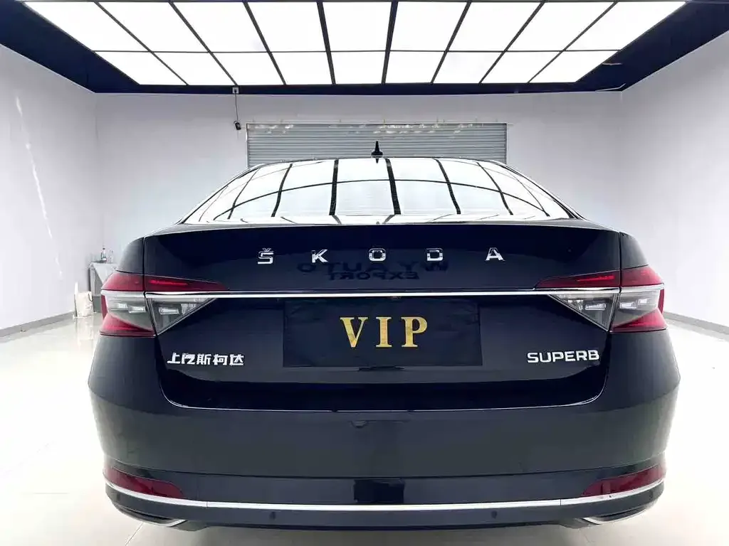 Skoda Superb — фото 9