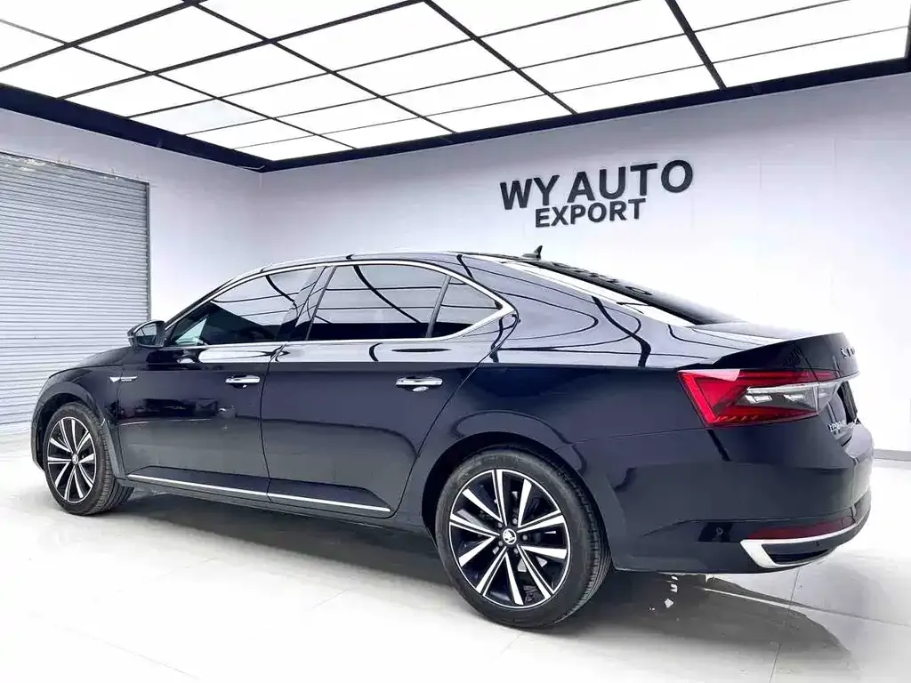 Skoda Superb — фото 4