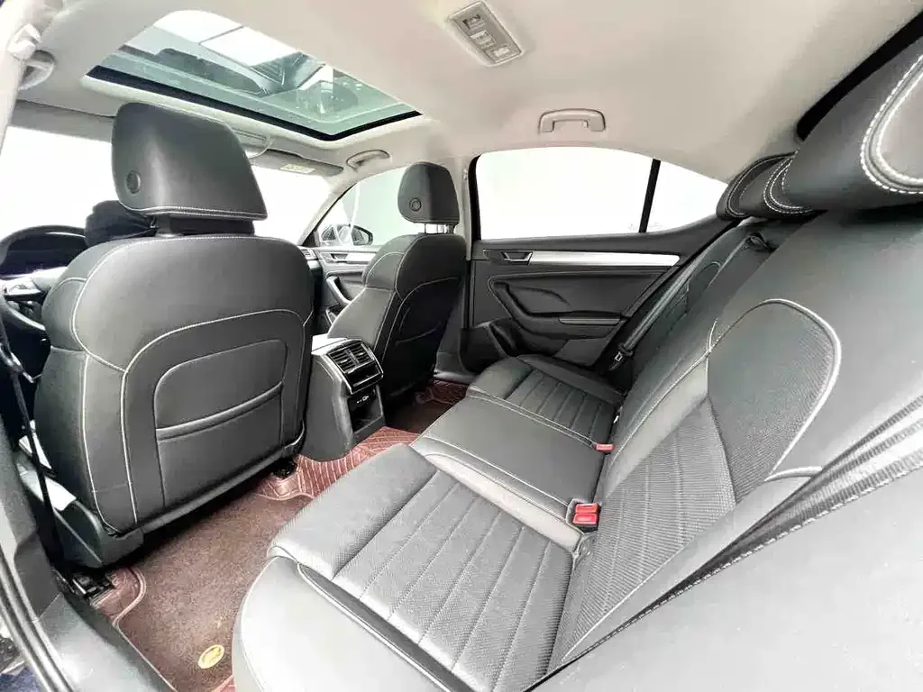 Skoda Superb — фото 5