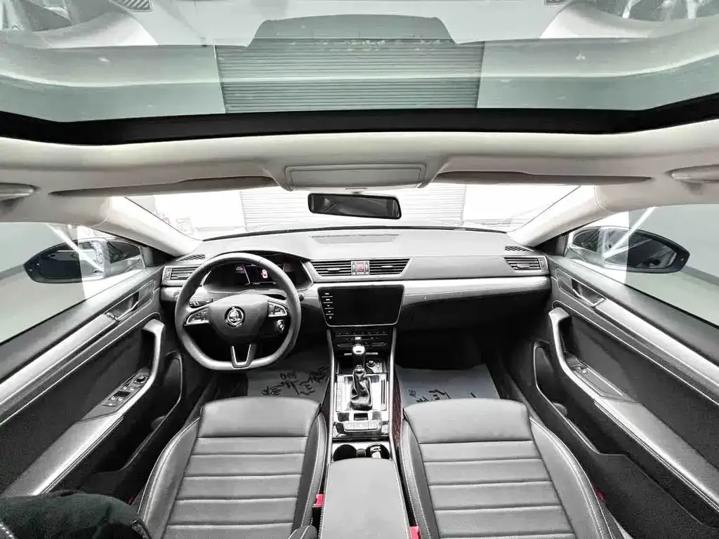Skoda Superb — фото 7
