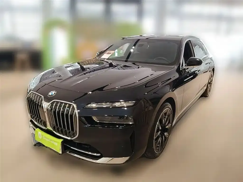BMW 7 Series — фото 1