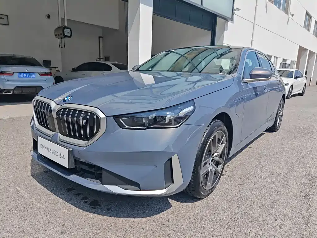 BMW i5 — фото 10