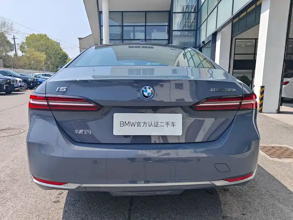 BMW i5 — фото 7