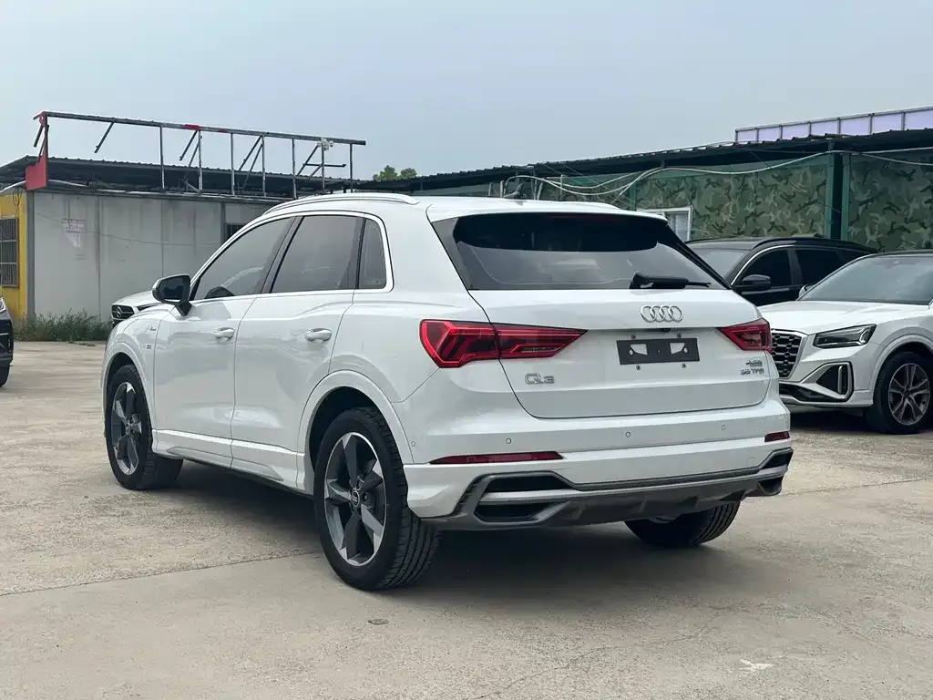 Audi Q3 — фото 9