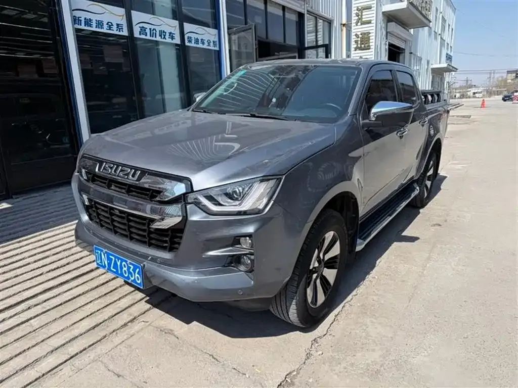 Isuzu D-MAX — фото 1