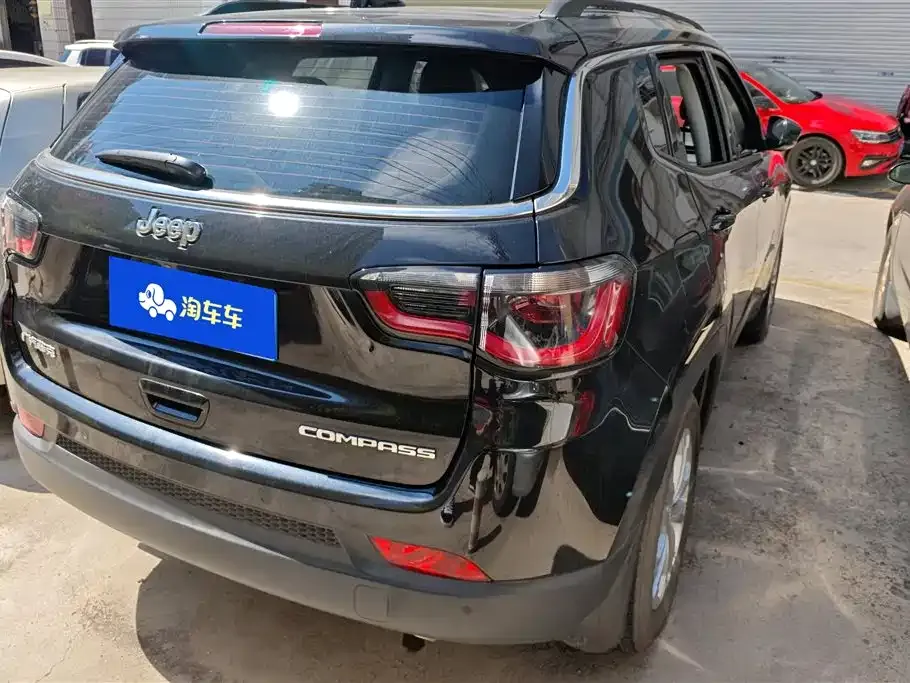 Jeep Compass — фото 7