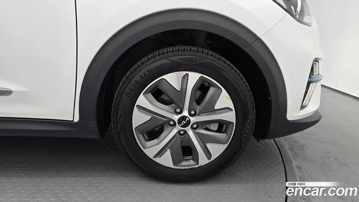 Kia Niro — фото 10