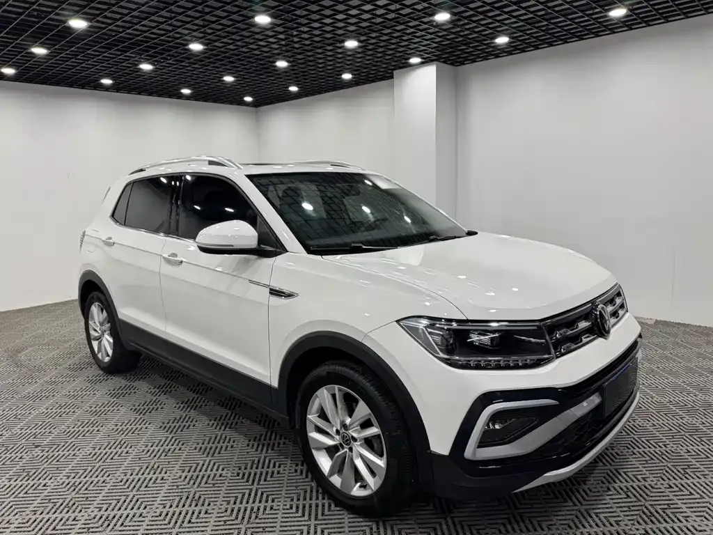 Volkswagen T-Cross — фото 1