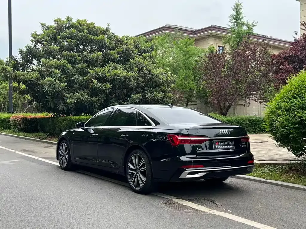 Audi A6L — фото 8