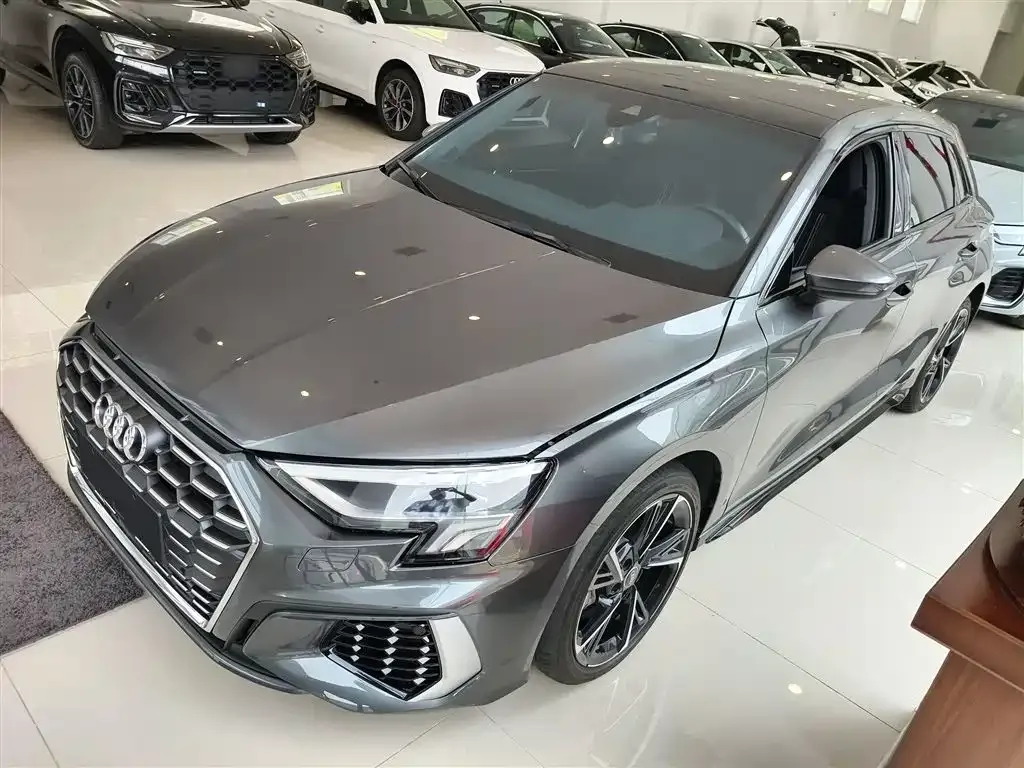 Audi A3 — фото 1