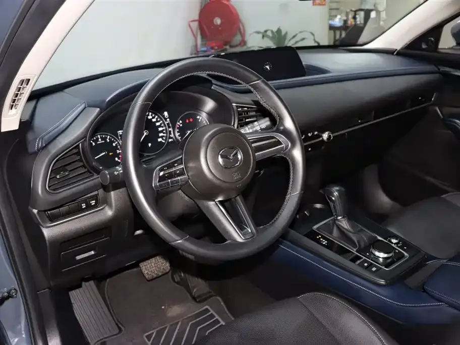 Mazda CX-30 — фото 10