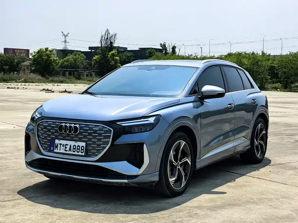 Audi Q4 e-tron — фото 3