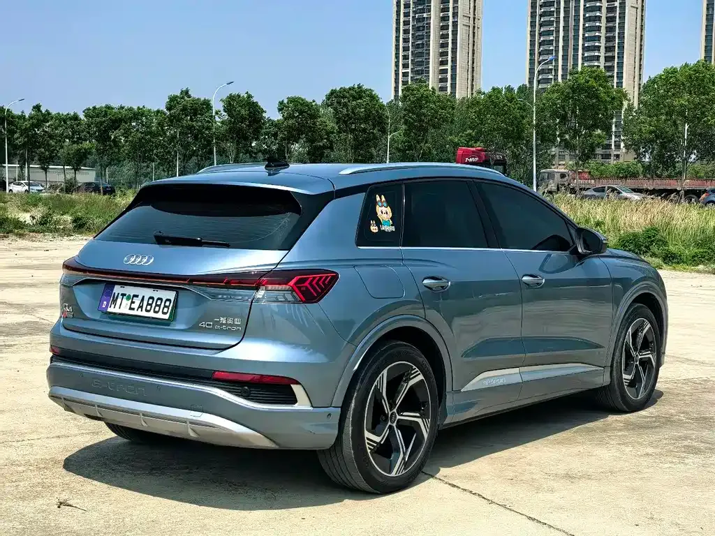 Audi Q4 e-tron — фото 9