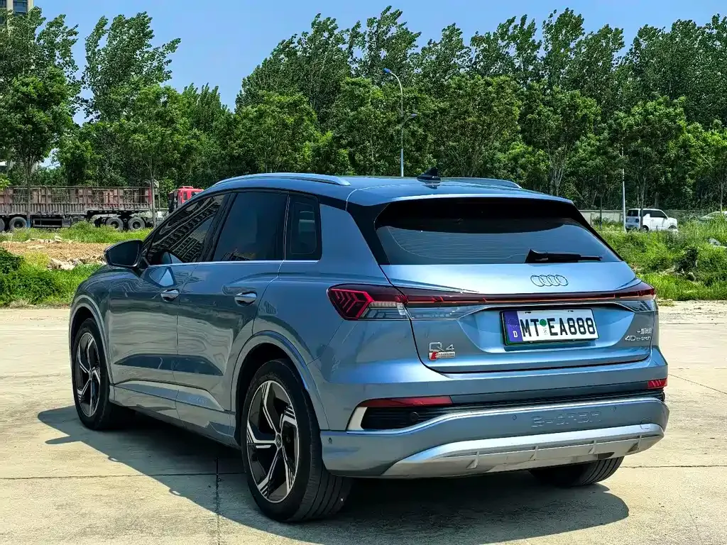Audi Q4 e-tron — фото 6