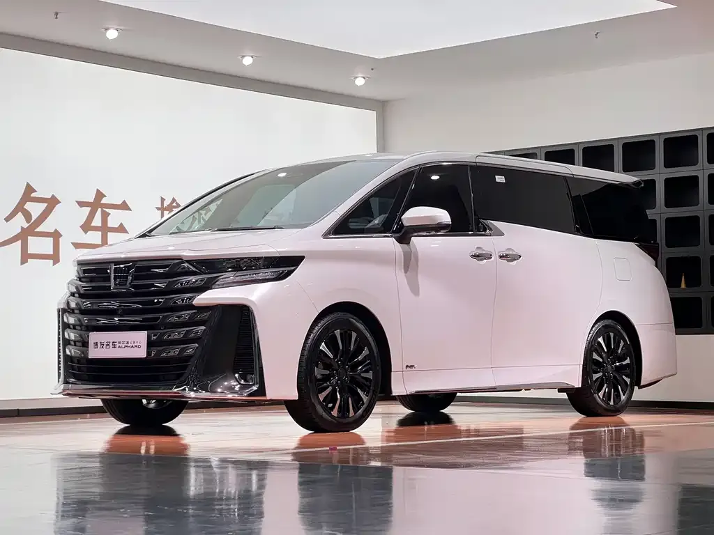 Toyota Vellfire — фото 1