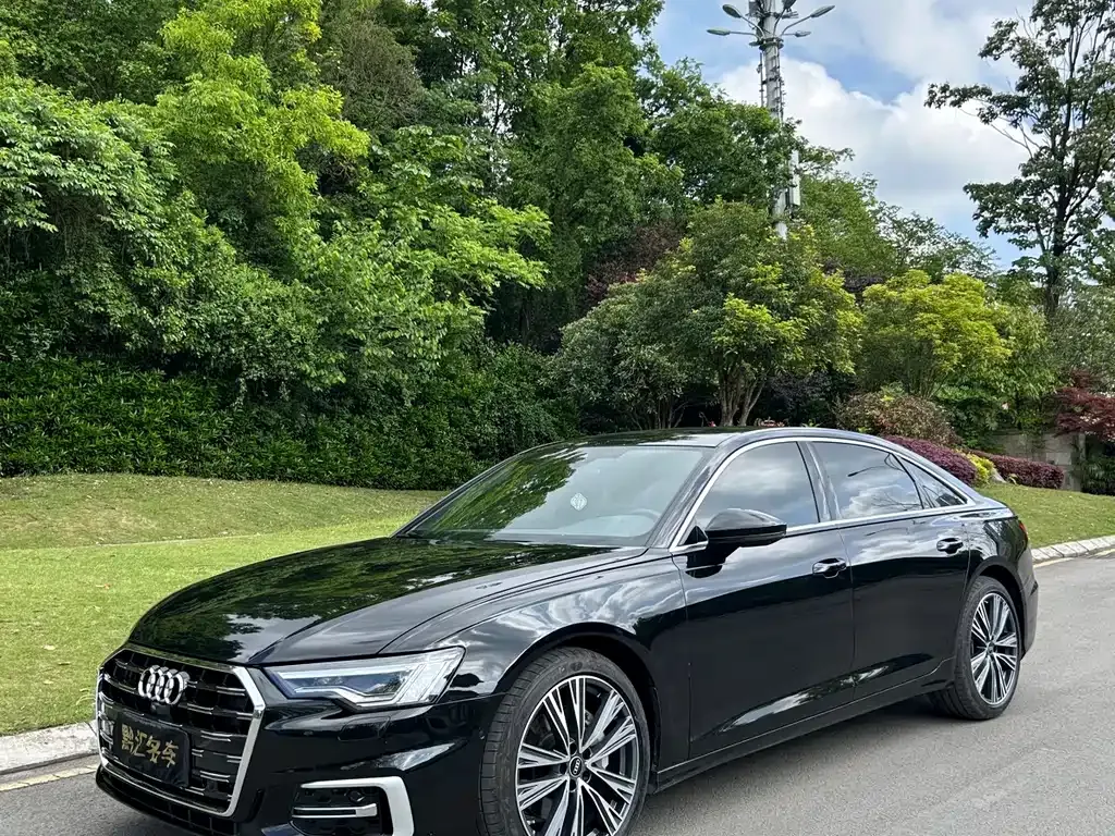 Audi A6L — фото 1